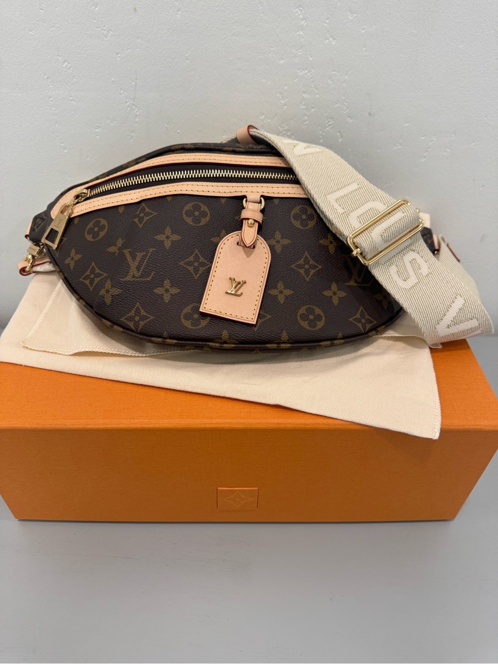 Louis Vuitton high rise bumbag Monogram Canvas Crossbody - Picture 3 of 7